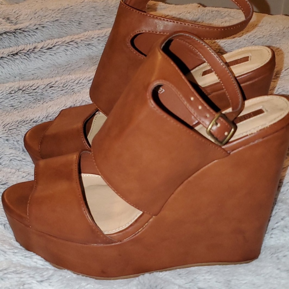 Wedge Sandals - Picture 3 of 6